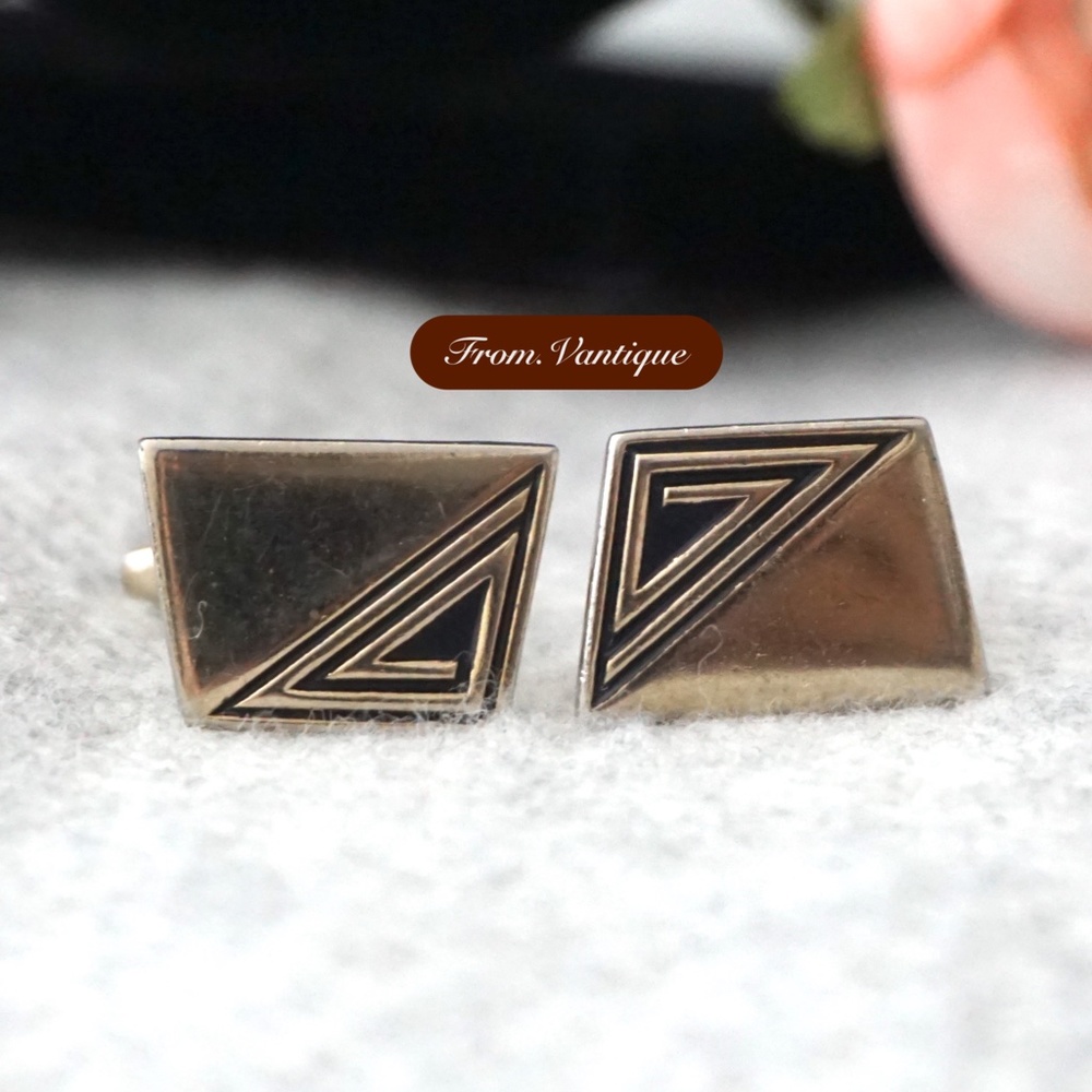 👔 VINTAGE Men Suit Golden Trapezoid with Abstract Pattern Cufflinks 🔗